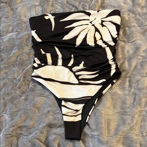 Cala de la Cruz strapless swimsuit size large